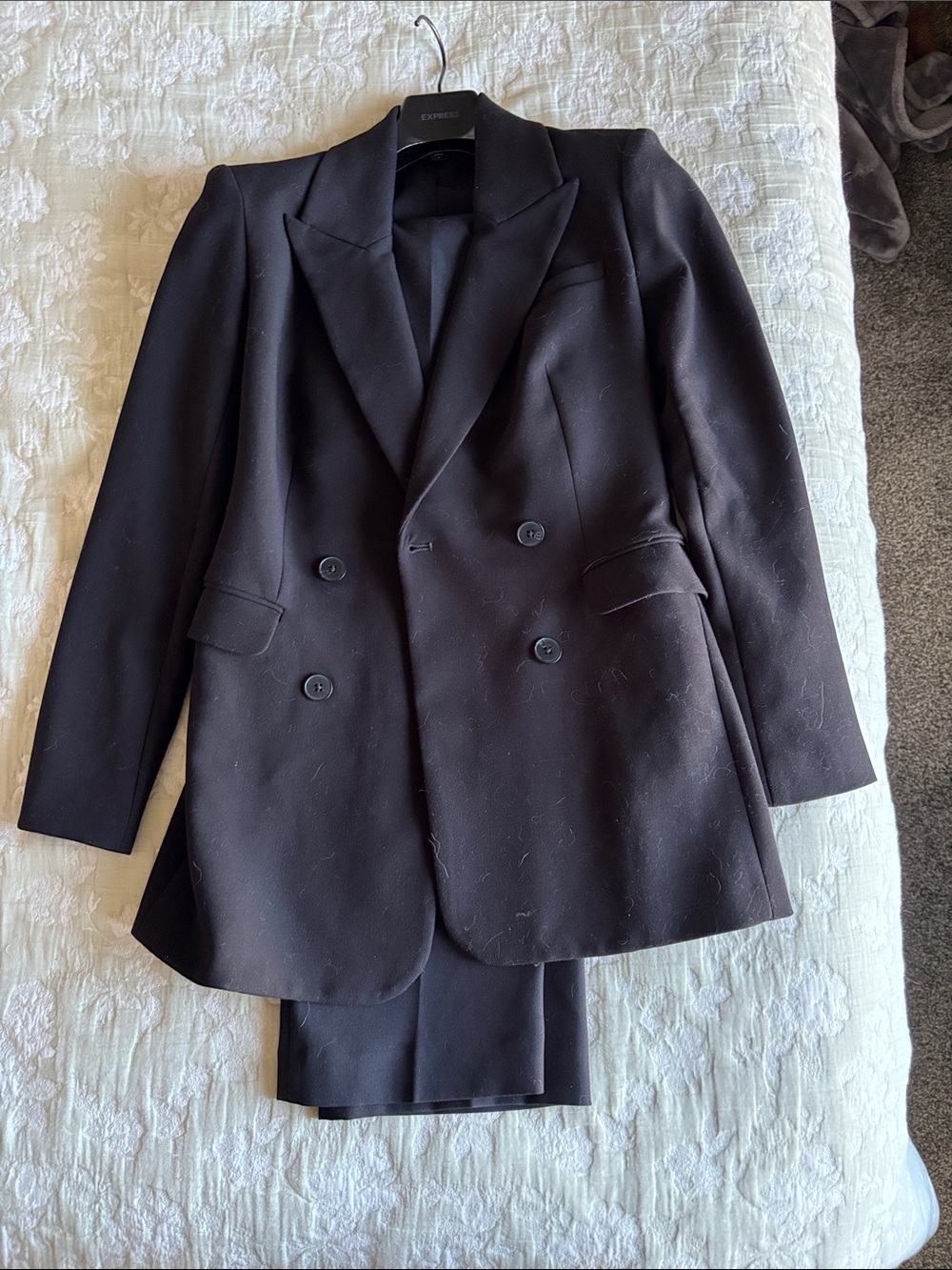 Express Women's Black Pantsuit Size 2 Jacket and 2s Pants Like New